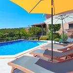 Gorgeous In * שיבניק