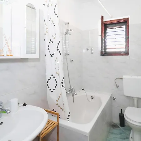 4 Bedroom In Hébergement de vacances Šibenik