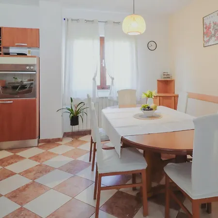 4 Bedroom In Holiday home *