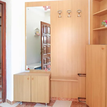 4 Bedroom In *
