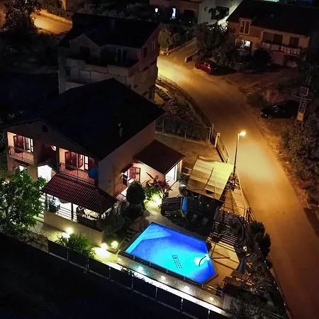 4 Bedroom In Holiday home Sibenik