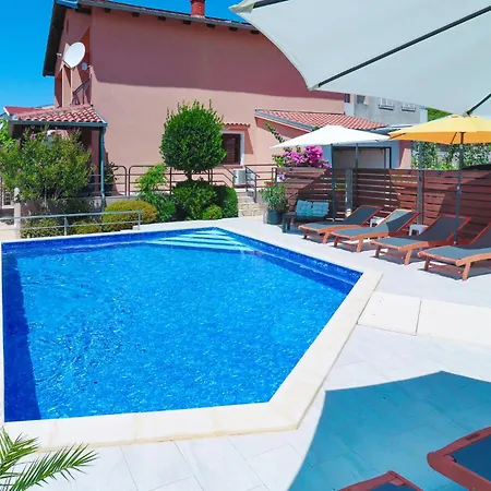 4 Bedroom In Holiday home Sibenik