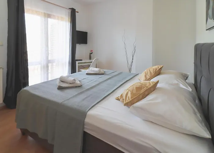 4 Bedroom In 別荘 *