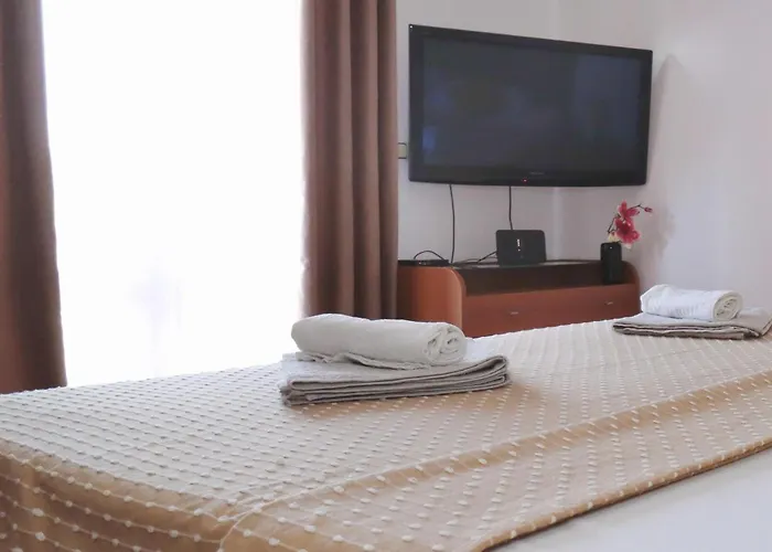 4 Bedroom In 別荘 シベニク