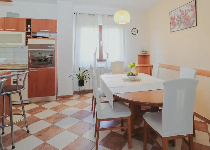 4 Bedroom In 別荘 *