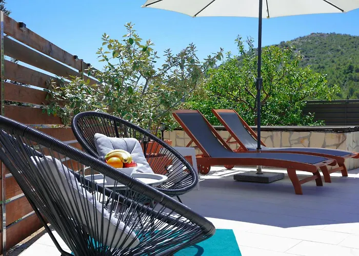 4 Bedroom In 別荘 シベニク