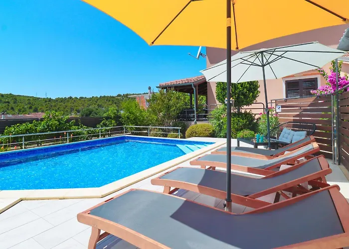 4 Bedroom In * シベニク